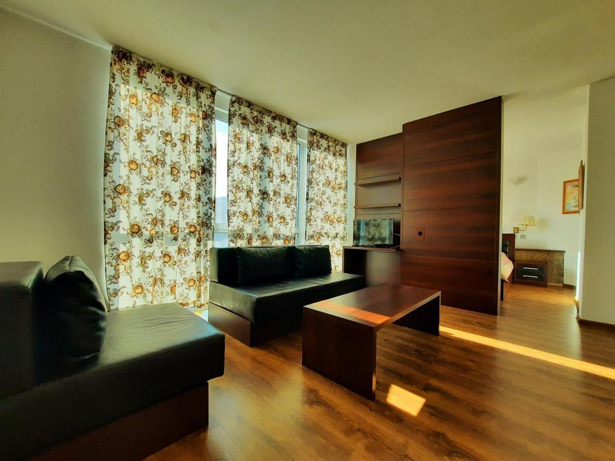 Hotel City פלבן מראה חיצוני תמונה