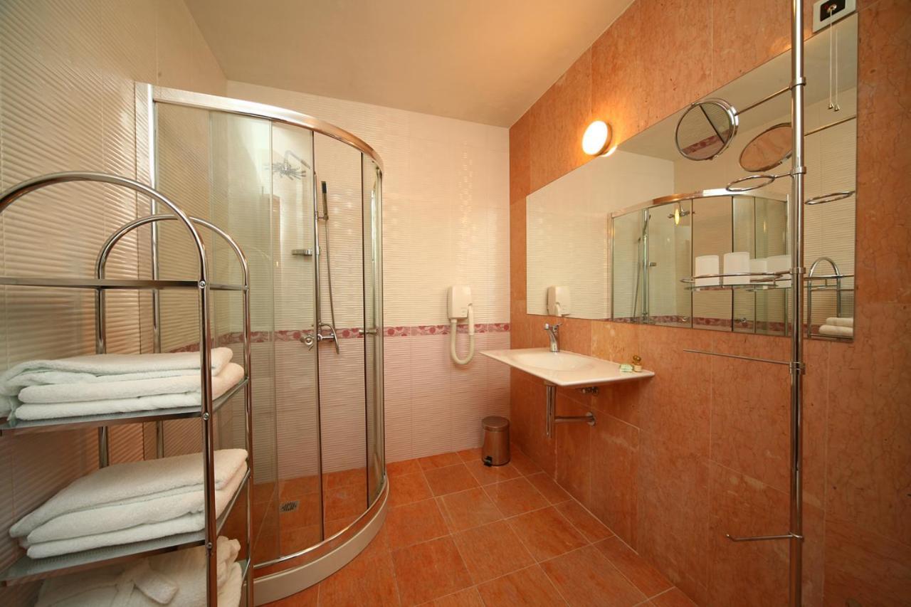 Hotel City פלבן מראה חיצוני תמונה